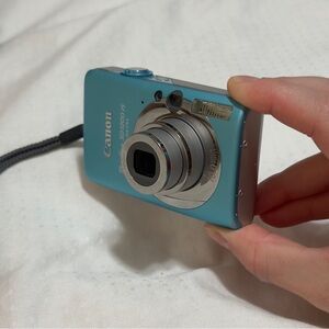 Canon PowerShot SD1200 IS Digital Camera